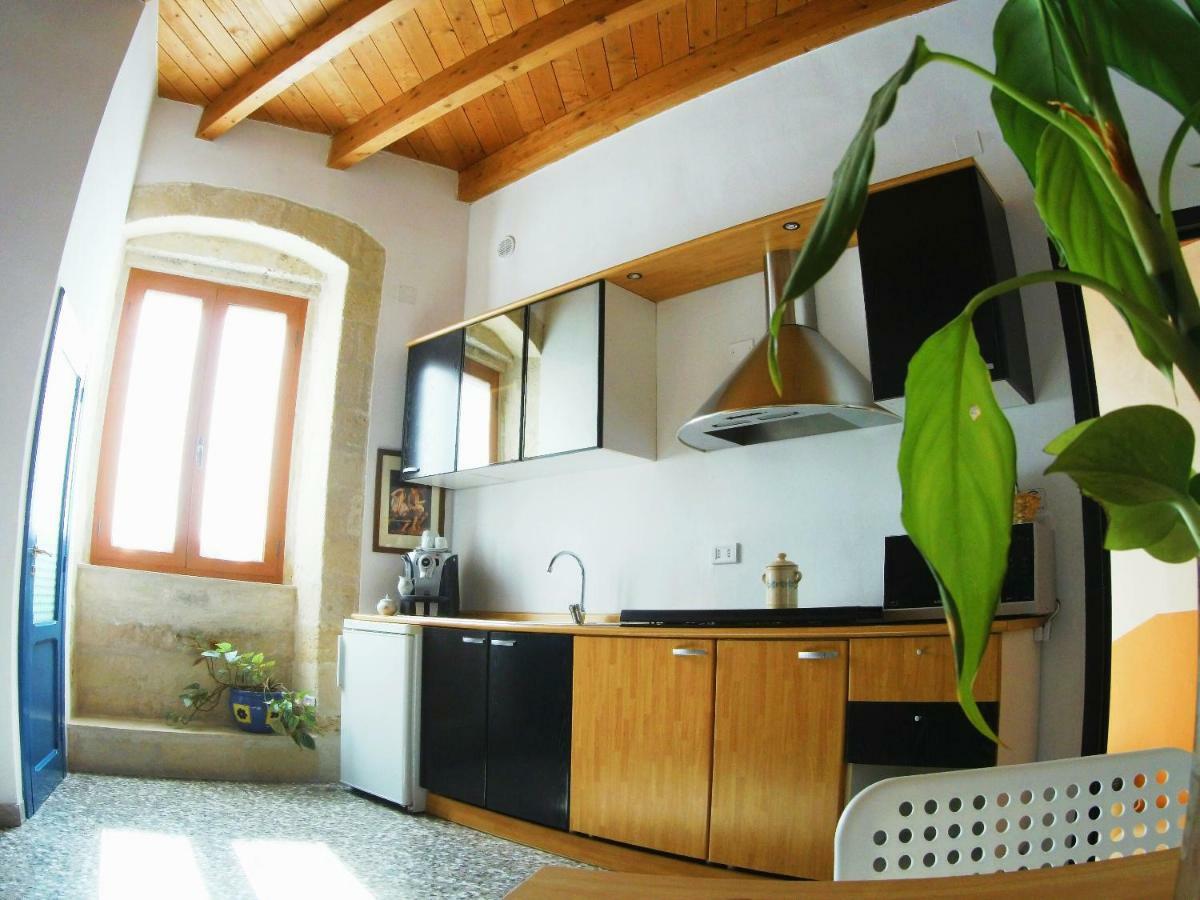 Tra Gli Archi Bed & Breakfast Taranto Eksteriør bilde